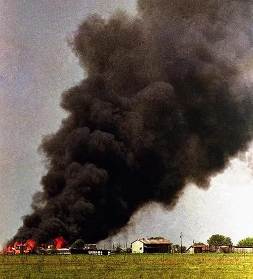 Burning Rainbow Farm film posteri